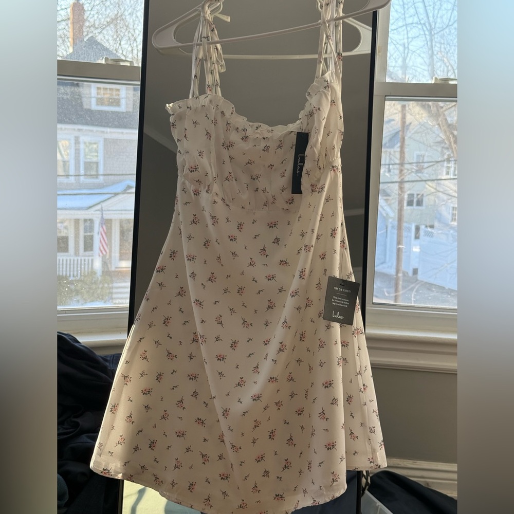 NWT! Lulus white baby doll dress with flowers.